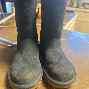 UGGS boots S/N 5948